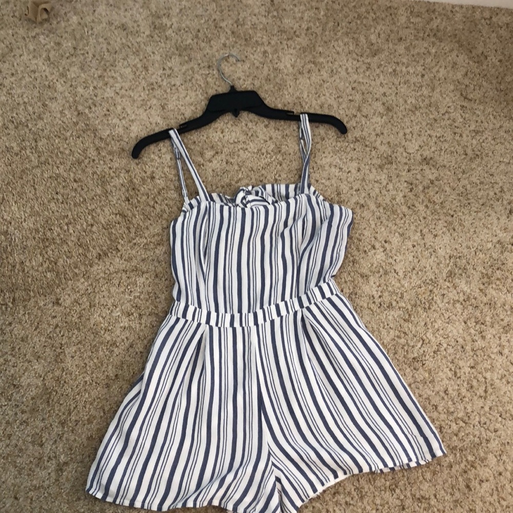 Hollister romper